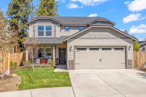 746 N Roundhouse Ct, Sisters, OR, 97759-3138 | Card Image