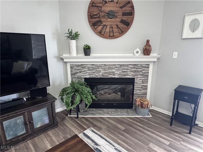 Gas fireplace. | Image 8