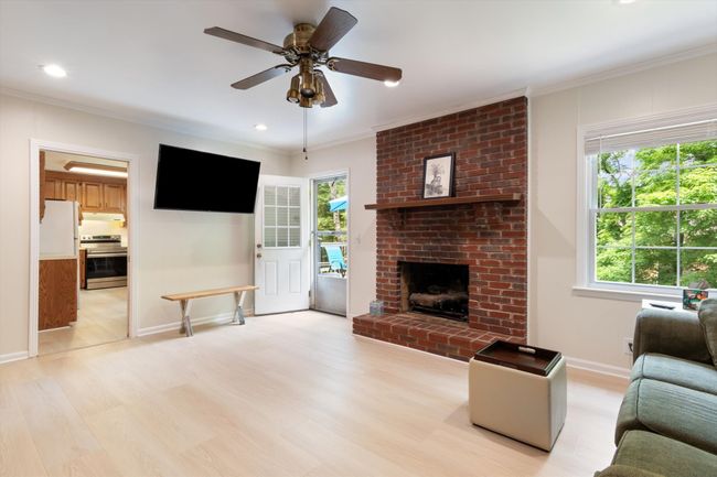 Functioning gas fireplace! | Image 16