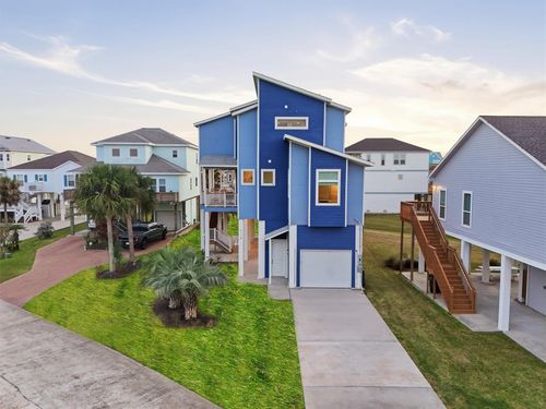 4118 Defender Ln, Galveston, TX, 77554-6604 | Card Image