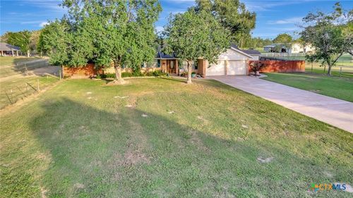 211 Wearden Dr, Victoria, TX, 77904-9647 | Card Image