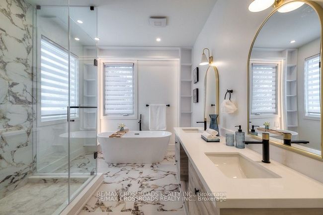 696 Hillview Cres, House other with 6 bedrooms, 5 bathrooms and 10 parking in Pickering ON | Image 19