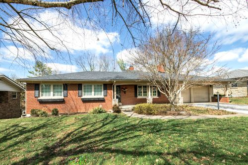 504 Southland Dr, Versailles, KY, 40383-1484 | Card Image