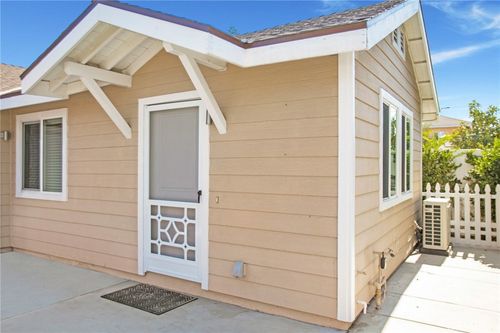 b-940 Gonzales St, Placentia, CA, 92870-7110 | Card Image