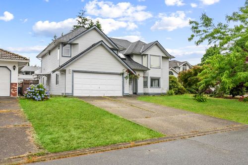 9335 152a St, Surrey, BC, V3R0E6 | Card Image