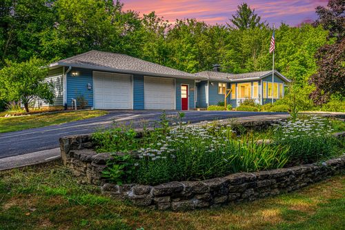 8726 Division Ct Se, Byron Center, MI, 49315-8812 | Card Image