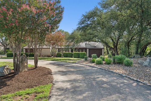 104 Timpanagos Dr, Lakeway, TX, 78734-4555 | Card Image