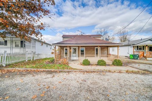 1099 Prospect St, Barberton, OH, 44203-7578 | Card Image