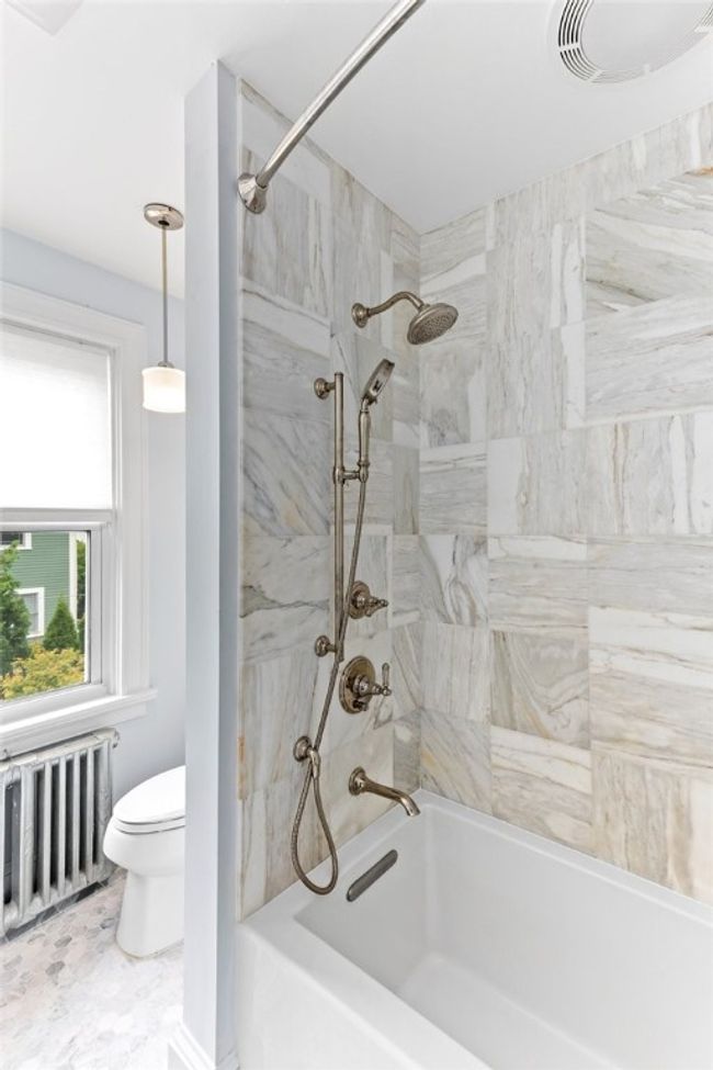 full bath on 2nd floor | Image 25