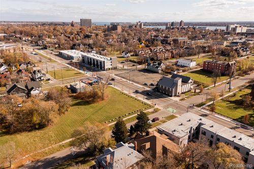 7319 Kercheval Street, Detroit, MI, 48214 | Card Image