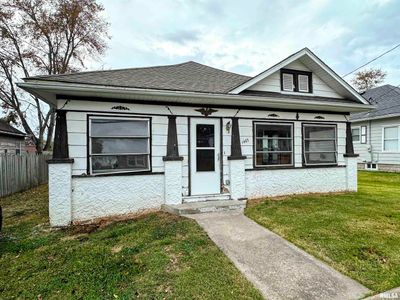 1407 E Oak Street, House other with 2 bedrooms, 1 bathrooms and null parking in West Frankfort IL | Image 1