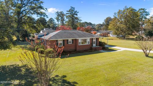 405 Pollock St, Pollocksville, NC, 28573-8814 | Card Image