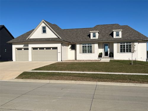 3025 Bos Ridge Rd, Pella, IA, 50219-7593 | Card Image