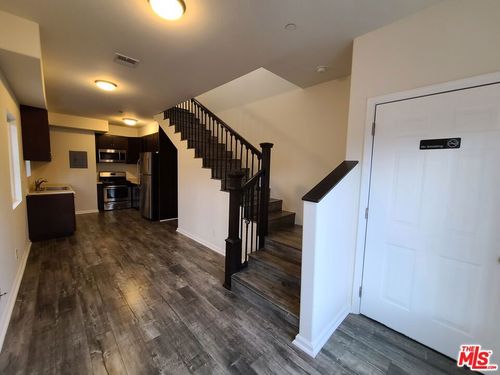 2-7117 Hawthorn Ave, LOS ANGELES, CA, 90028-6107 | Card Image