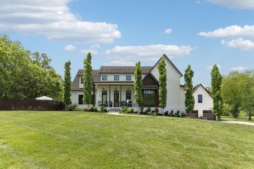 741 Bresslyn Rd, Nashville, TN, 37205-2639 | Card Image