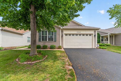 21240 Brush Lake Dr, Crest Hill, IL, 60403-3289 | Card Image