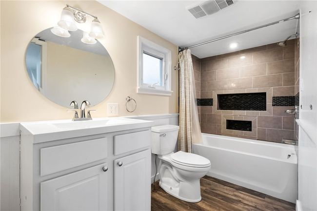 1028 Moon Run Rd, House other with 3 bedrooms, 3 bathrooms and 4 parking in Mc Kees Rocks PA | Image 19