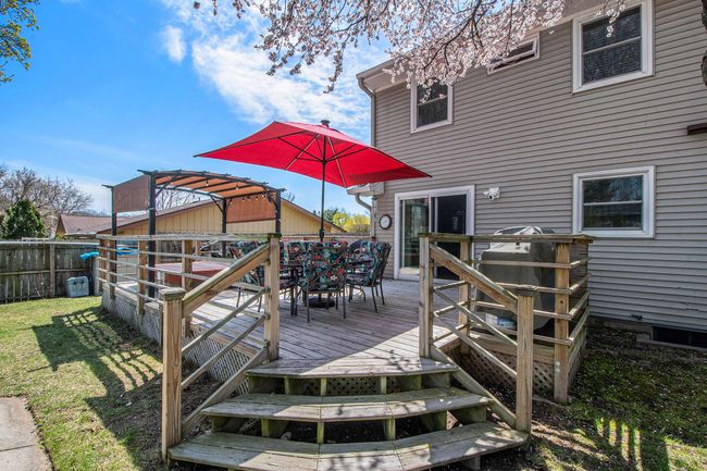 Back Exterior/Deck | Image 32