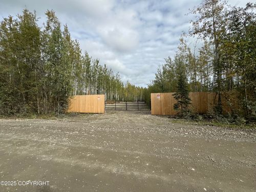 2611 S Walnut Wood Dr, Big Lake, AK, 99623-9676 | Card Image