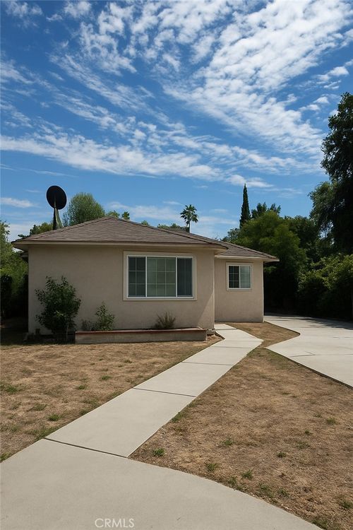 6628 Gaviota Ave, Lake Balboa, CA, 91406-5943 | Card Image