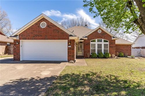 632 Meadowbrook Dr, Alma, AR, 72921-5049 | Card Image
