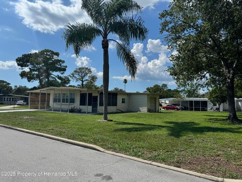 7532 Country Club Dr, Brooksville, FL, 34613-5718 | Card Image