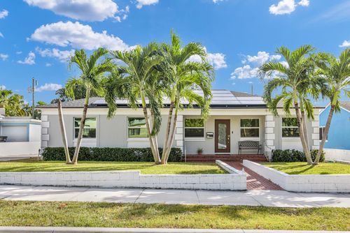 916 31st St, West Palm Beach, FL, 33407-5004 | Card Image