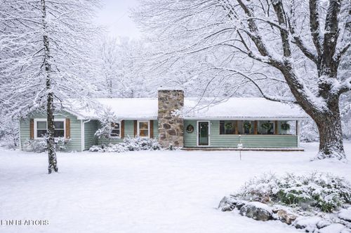 4527 E Scenic Dr, Gatlinburg, TN, 37738-6523 | Card Image