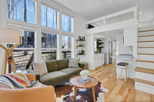 216 Waters Edge Way, Tracy City, TN, 37387-1469 | Card Image