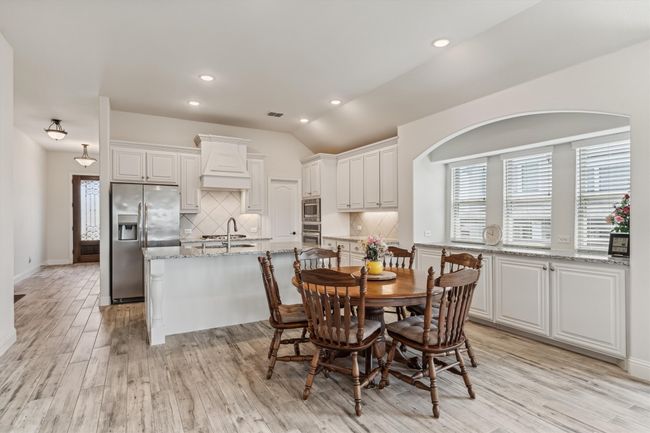 Eat in kitchen area | Image 13