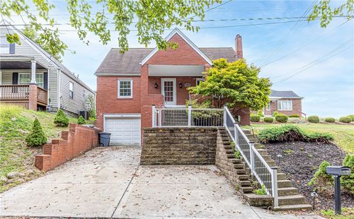 552 Stephens St, Ambridge, PA, 15003-1656 | Card Image