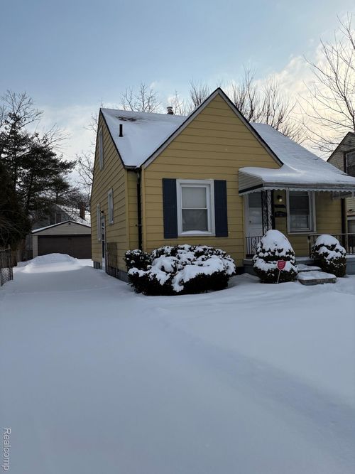 21242 Beechwood Ave, Eastpointe, MI, 48021-2814 | Card Image