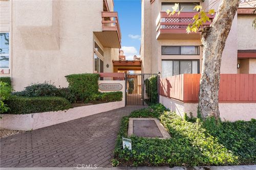 unit-11-21054 Parthenia St, Canoga Park, CA, 91304-2059 | Card Image