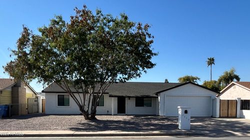 2042 N 64th Dr, Phoenix, AZ, 85035-3425 | Card Image