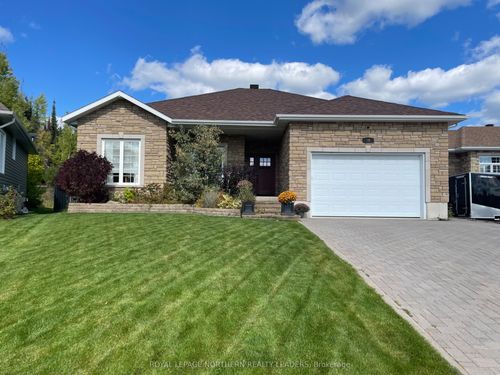 38 Majestic Dr, Timmins, ON, P4R1N6 | Card Image
