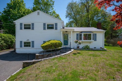 147 Lockwood Rd, Cortlandt Mnr, NY, 10567-1067 | Card Image