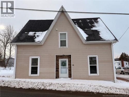 18 Carleton St, St. George, NB, E5C3B7 | Card Image