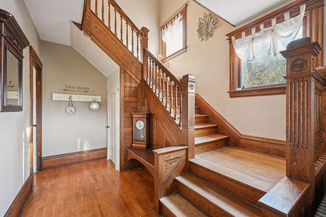 Look at this beautiful view and the lovely details in the woodwork. | Image 38