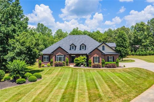 1025 Paradise Park Rd, CORNELIA, GA, 30531-4642 | Card Image