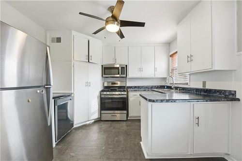 11407 W 68th Ter, Shawnee, KS, 66203-3733 | Card Image