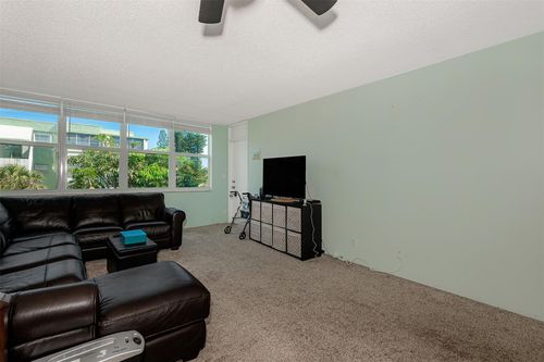 305-2751 Taft St, Hollywood, FL, 33020-2917 | Card Image