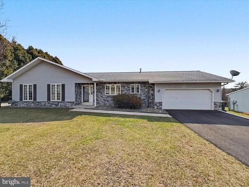 122 Overview Cir E, Red Lion, PA, 17356-8902 | Card Image