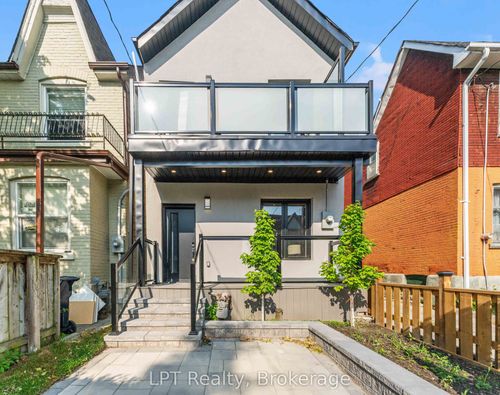 204 Franklin Ave, Toronto, ON, M6P3Z3 | Card Image
