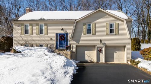 62 Harold Dr, Newington, CT, 06111-4220 | Card Image