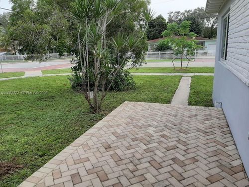 0-13300 Ne 10th Ave, North Miami, FL, 33161-4106 | Card Image