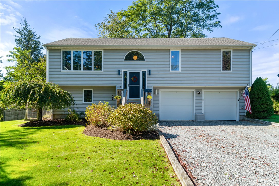 15 Vernon Avenue, For Sale in Bristol Zoocasa