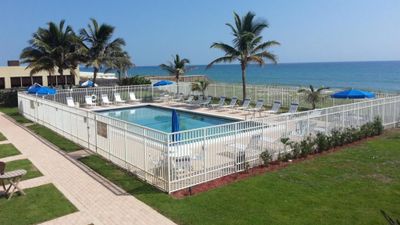 214 - 9800 S Ocean Drive, Condo with 1 bedrooms, 1 bathrooms and null parking in Jensen Beach FL | Image 1