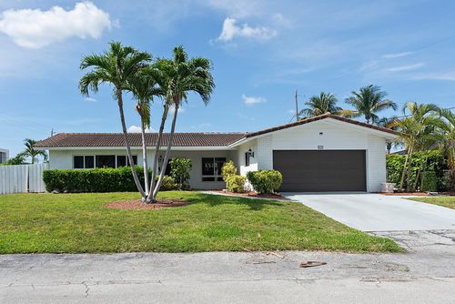2910 Ne 40th Ct, Lighthouse Point, FL, 33064-8466 | Card Image
