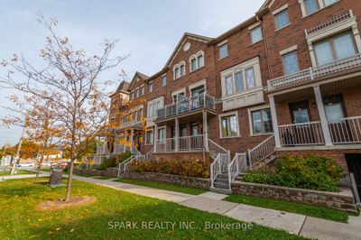 35 - 180 Howden Blvd, Condo with 3 bedrooms, 2 bathrooms and 3 parking in Brampton ON | Image 3