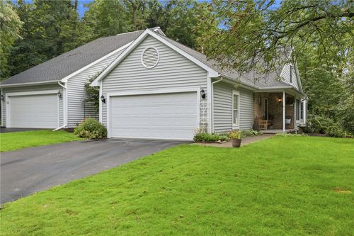 13 Medford Way, Victor, NY, 14564 | Card Image